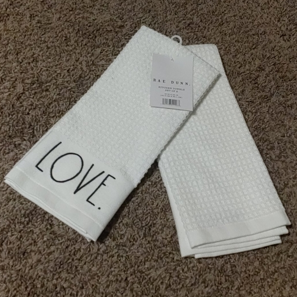 4 RAE DUNN kitchen towels šhost pickš